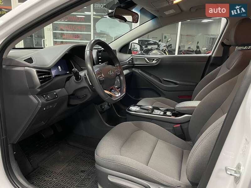 Лифтбек Hyundai Ioniq 2021 в Киеве фото 18 Лифтбек Hyundai Ioniq 2021 в Киеве