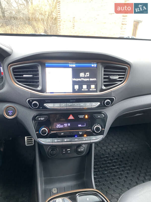Хетчбек Hyundai Ioniq 2017 в Бережанах фото 37 Хетчбек Hyundai Ioniq 2017 в Бережанах