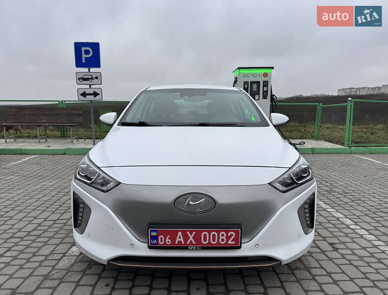 Хетчбек Hyundai Ioniq 2017 в Тернополі фото 2 Хетчбек Hyundai Ioniq 2017 в Тернополі