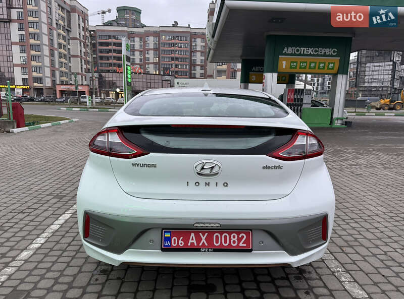 Хетчбек Hyundai Ioniq 2017 в Тернополі фото 6 Хетчбек Hyundai Ioniq 2017 в Тернополі