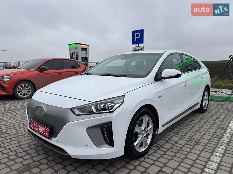 Хетчбек Hyundai Ioniq 2017 в Тернополі фото 3 Хетчбек Hyundai Ioniq 2017 в Тернополі