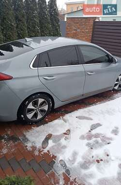 Хетчбек Hyundai Ioniq 2016 в Києві