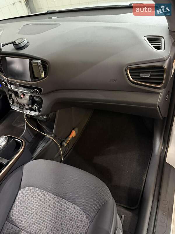 Хетчбек Hyundai Ioniq 2018 в Львові