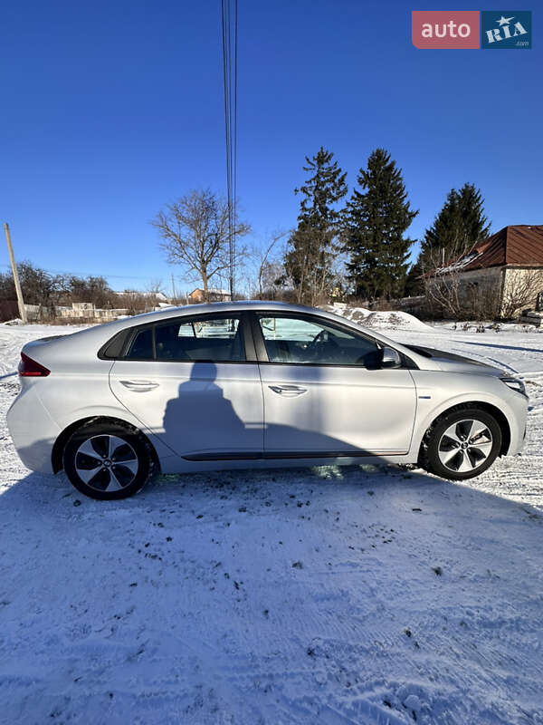 Хэтчбек Hyundai Ioniq 2018 в Староконстантинове фото 3 Хэтчбек Hyundai Ioniq 2018 в Староконстантинове
