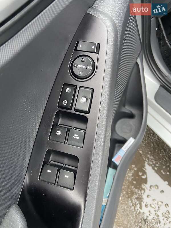 Хэтчбек Hyundai Ioniq 2018 в Ровно фото 18 Хэтчбек Hyundai Ioniq 2018 в Ровно