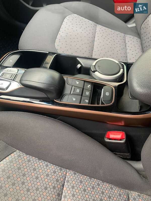 Хэтчбек Hyundai Ioniq 2017 в Полтаве