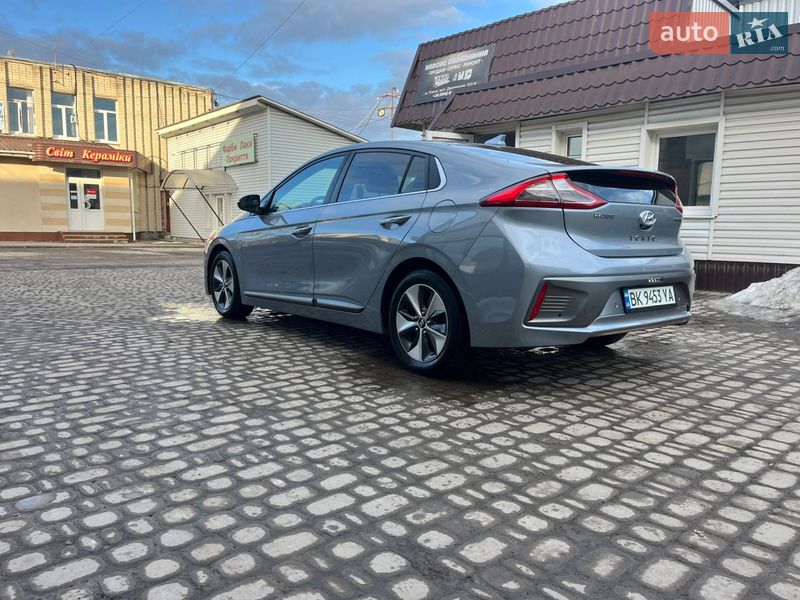 Хэтчбек Hyundai Ioniq 2018 в Ровно