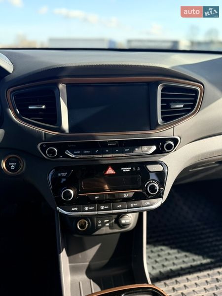 Хэтчбек Hyundai Ioniq 2017 в Бродах