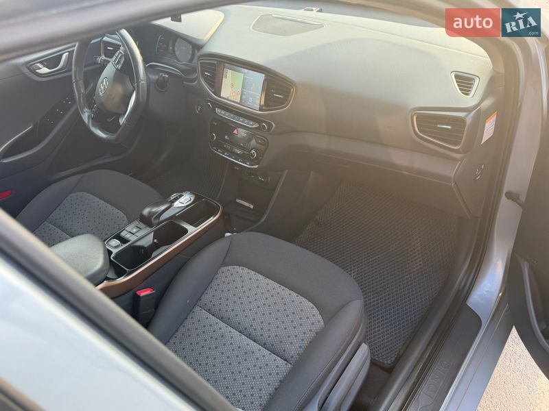 Хэтчбек Hyundai Ioniq 2018 в Тернополе