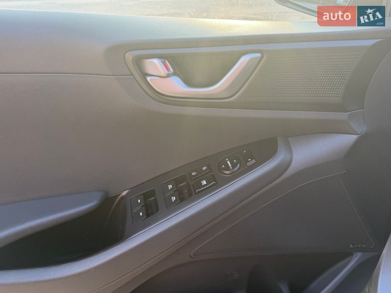 Хэтчбек Hyundai Ioniq 2018 в Тернополе