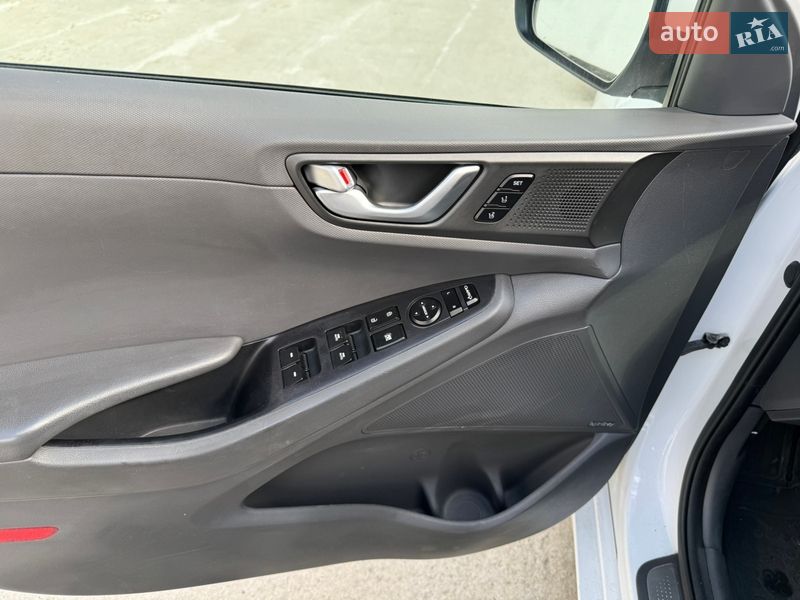 Хэтчбек Hyundai Ioniq 2017 в Виннице фото 33 Хэтчбек Hyundai Ioniq 2017 в Виннице