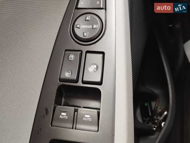 Лифтбек Hyundai Ioniq 2020 в Черкассах фото 5 Лифтбек Hyundai Ioniq 2020 в Черкассах