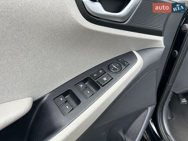 Хэтчбек Hyundai Ioniq 2017 в Киеве