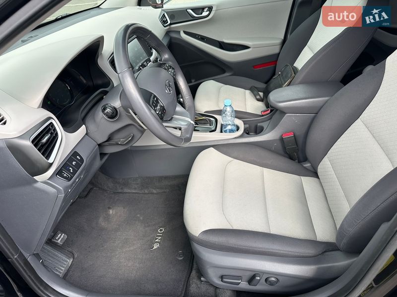 Хэтчбек Hyundai Ioniq 2017 в Киеве