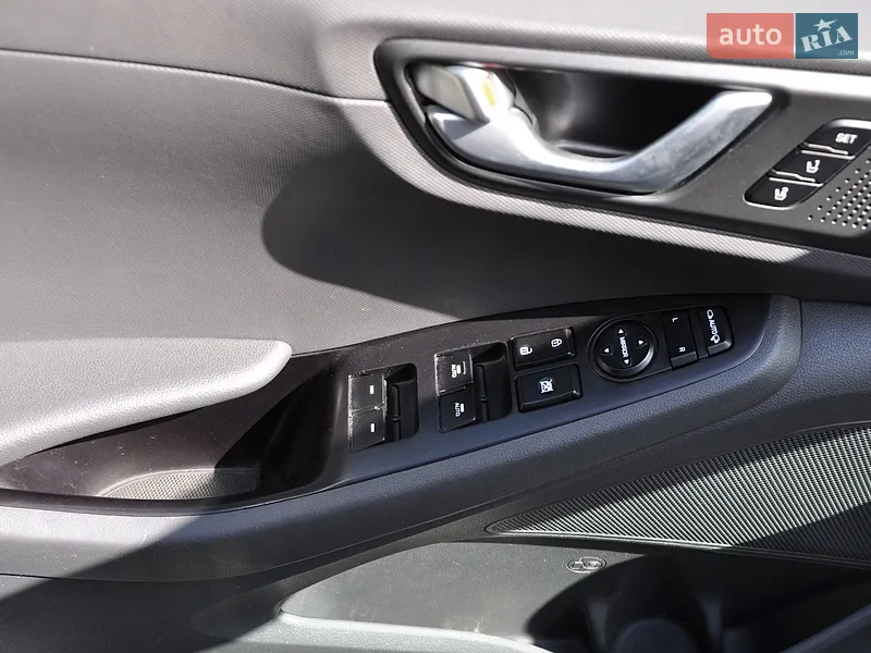 Hyundai Ioniq 2018 VIN KMHC851HFJU037787 фото оголошення 22 з 70