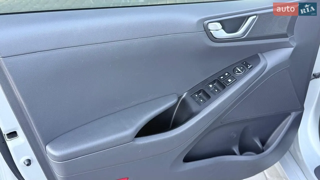 2017 Hyundai IONIQ - мініатюра 39