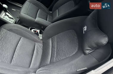 Хэтчбек Hyundai ix20 2013 в 