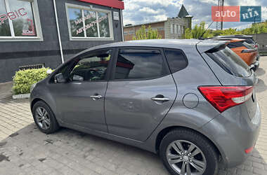 Хэтчбек Hyundai ix20 2013 в 