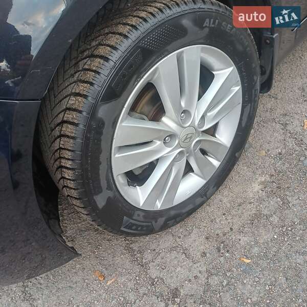 Хэтчбек Hyundai ix20 2012 в Ровно