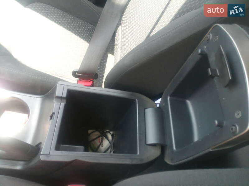 Позашляховик / Кросовер Hyundai ix35 2010 в Костопілі фото 22 Позашляховик / Кросовер Hyundai ix35 2010 в Костопілі