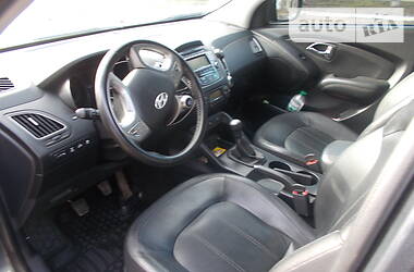 Позашляховик / Кросовер Hyundai ix35 2011 в 