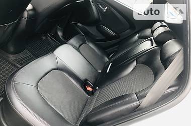 Позашляховик / Кросовер Hyundai ix35 2012 в 
