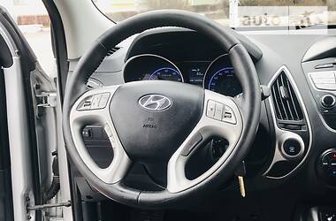 Позашляховик / Кросовер Hyundai ix35 2012 в 
