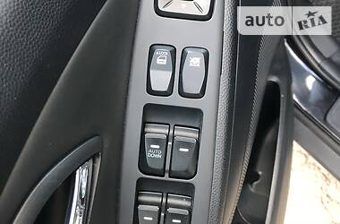 Позашляховик / Кросовер Hyundai ix35 2011 в 