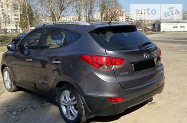 Позашляховик / Кросовер Hyundai ix35 2011 в 