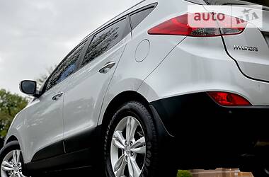 Позашляховик / Кросовер Hyundai ix35 2012 в 