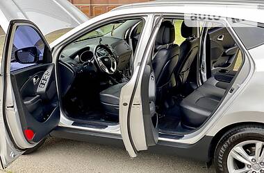 Позашляховик / Кросовер Hyundai ix35 2012 в 