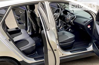 Позашляховик / Кросовер Hyundai ix35 2012 в 