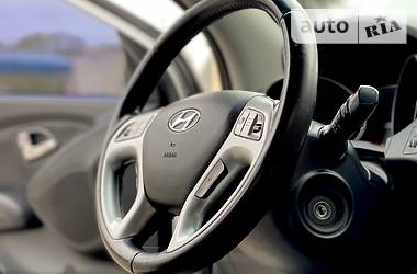 Позашляховик / Кросовер Hyundai ix35 2012 в 