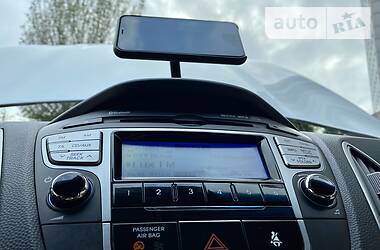 Позашляховик / Кросовер Hyundai ix35 2012 в 