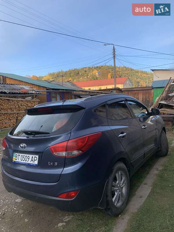 Позашляховик / Кросовер Hyundai ix35 2010 в Путилі