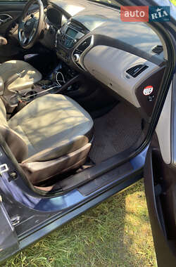 Внедорожник / Кроссовер Hyundai ix35 2011 в 