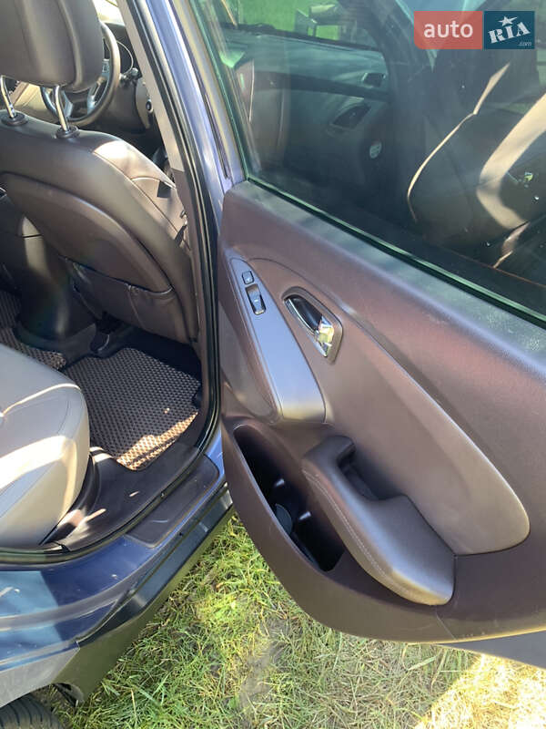 Внедорожник / Кроссовер Hyundai ix35 2011 в Киеве