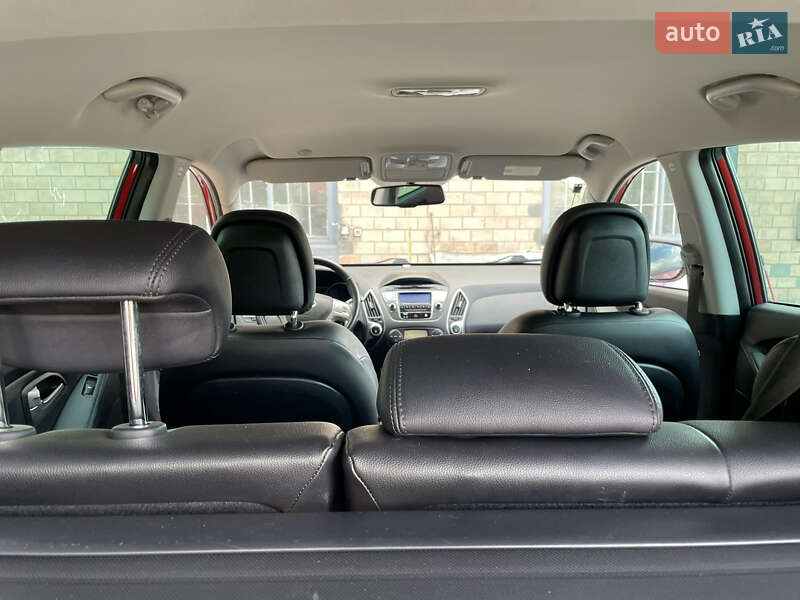 Внедорожник / Кроссовер Hyundai ix35 2010 в Золотоноше