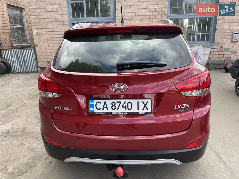 Внедорожник / Кроссовер Hyundai ix35 2010 в Золотоноше