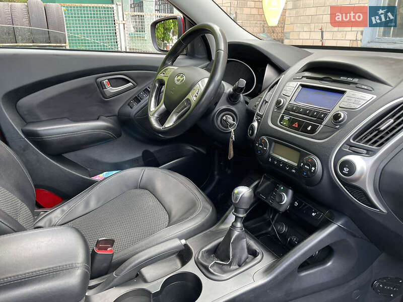 Внедорожник / Кроссовер Hyundai ix35 2010 в Золотоноше
