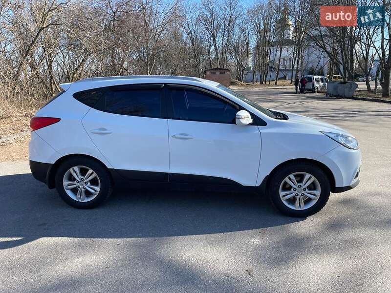 Позашляховик / Кросовер Hyundai ix35 2010 в Полтаві