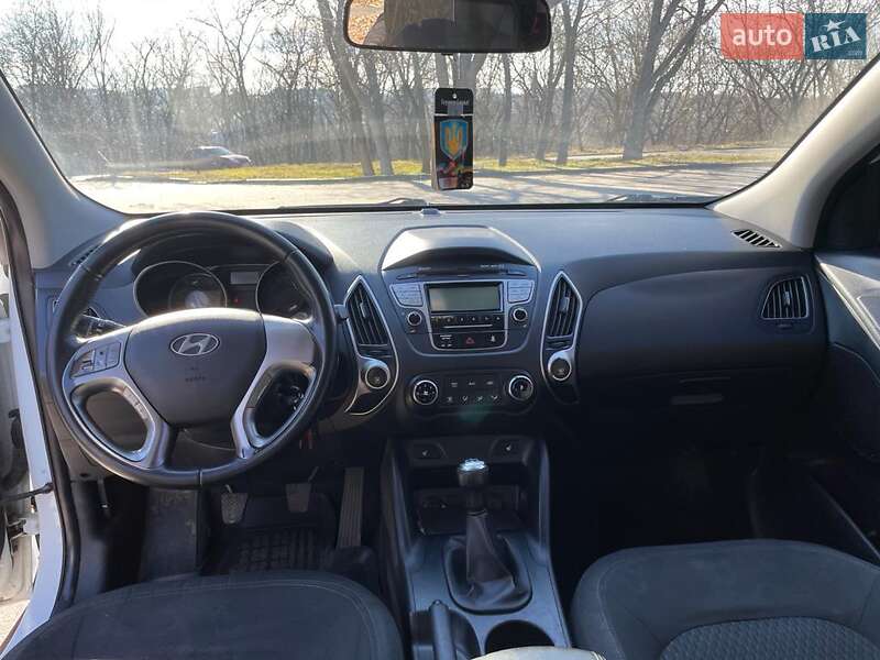 Позашляховик / Кросовер Hyundai ix35 2010 в Полтаві