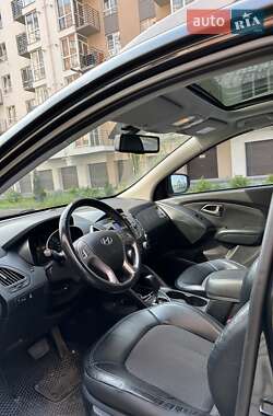 Внедорожник / Кроссовер Hyundai ix35 2010 в 