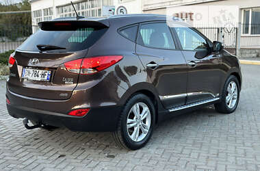 Внедорожник / Кроссовер Hyundai ix35 2011 в 