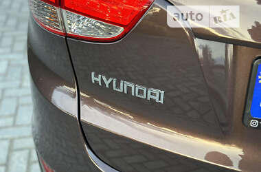 Внедорожник / Кроссовер Hyundai ix35 2011 в 