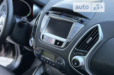 Внедорожник / Кроссовер Hyundai ix35 2011 в 