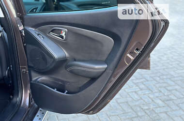 Внедорожник / Кроссовер Hyundai ix35 2011 в 