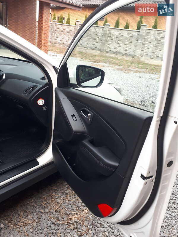 Внедорожник / Кроссовер Hyundai ix35 2014 в Ровно