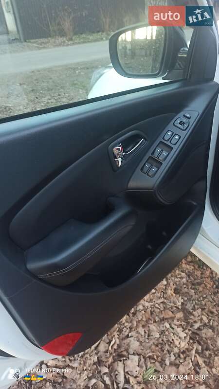 Позашляховик / Кросовер Hyundai ix35 2011 в Бучі