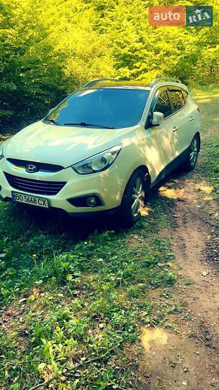 Внедорожник / Кроссовер Hyundai ix35 2011 в Тернополе